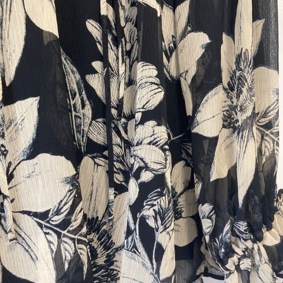 H&M Black & Ivory Floral Print Tie Flowy Blouse Top Size 4 - Picture 7 of 13